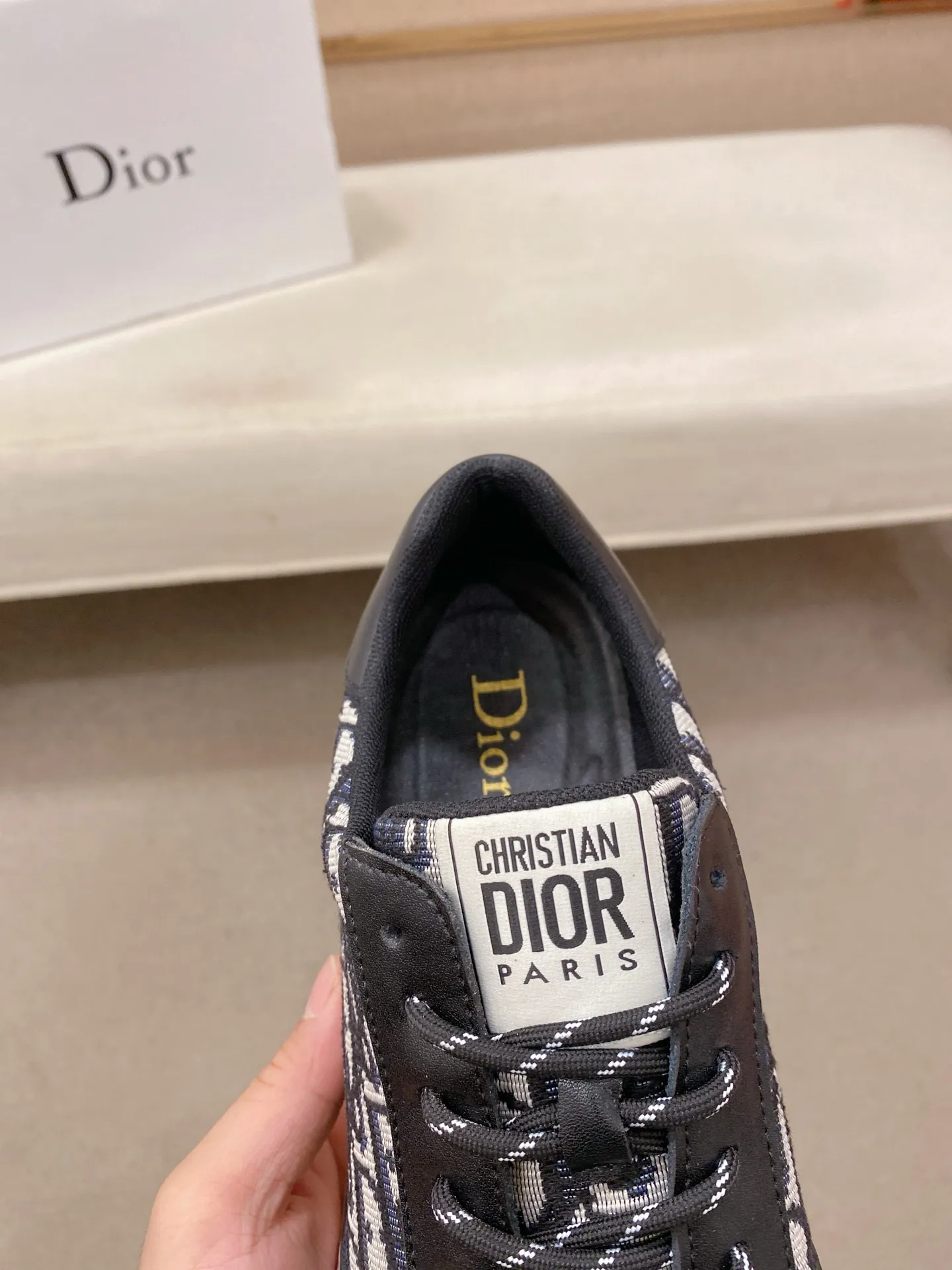 Men's shoes💰: 462💰 [Dior·Dior] New casual sports style men's shoes, new spring and summer design, perfect workmanship, lace-up style to create wardrobe quality, upper: imported first-layer cowhide, sheepskin lining is soft and comfortable, ultra-light TPU wear-resistant outsole, simple, versatile fashion men's shoes, excellent color code number 38--44. Can be customized 45 non-returnable
